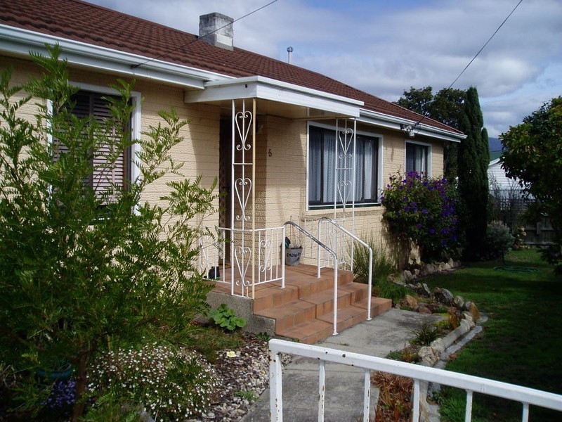 5 Resolution Street, Warrane TAS 7018