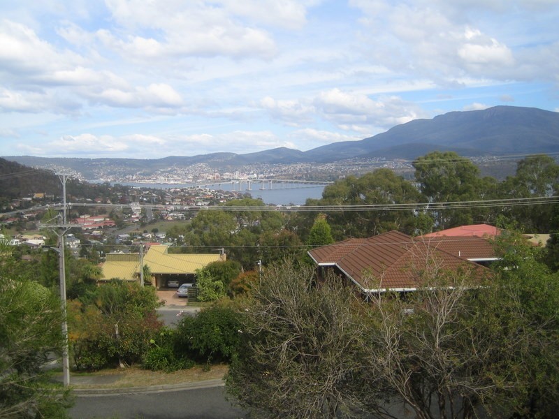 15 Sherwood Court, Lindisfarne TAS 7015