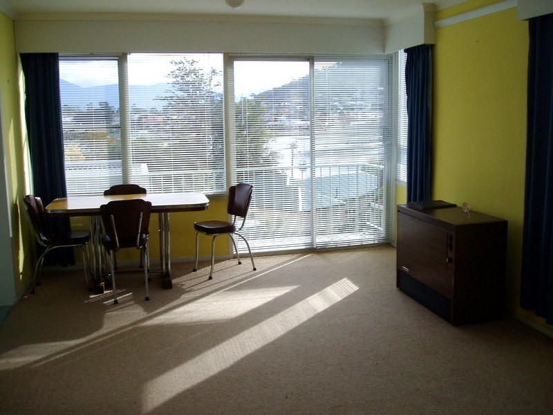 8-8 Ballawinne Road, Lindisfarne TAS 7015