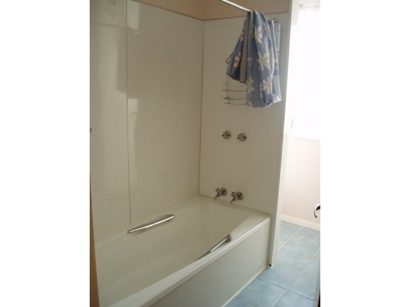 8-8 Ballawinne Road, Lindisfarne TAS 7015