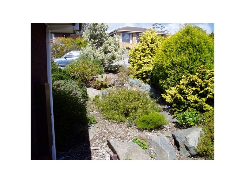 2/7 Lachlan Drive, Mount Nelson TAS 7007