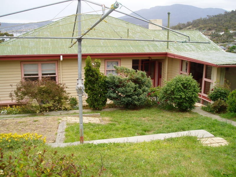 23 Corrina Road, Lindisfarne TAS 7015