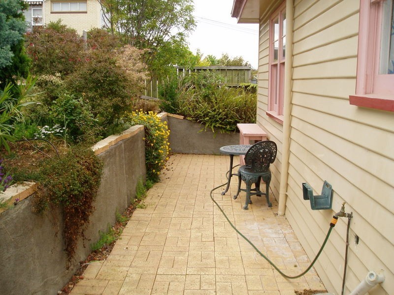23 Corrina Road, Lindisfarne TAS 7015