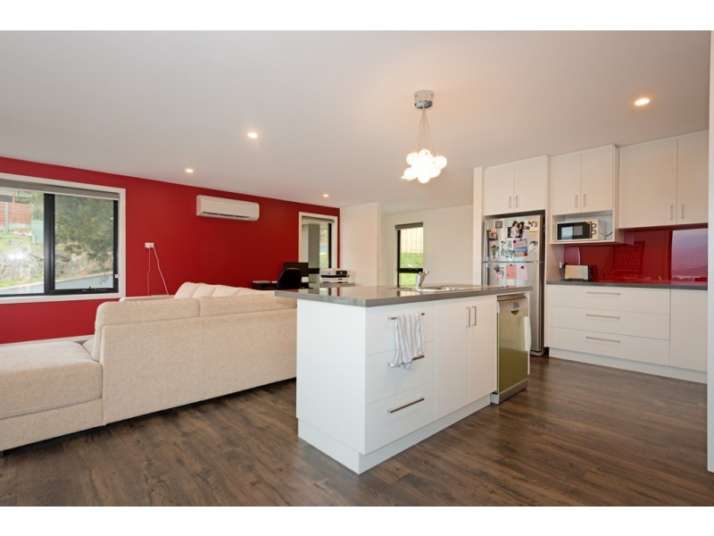 1 Atwell Court, Lindisfarne TAS 7015