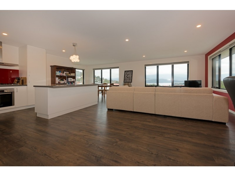 1 Atwell Court, Lindisfarne TAS 7015