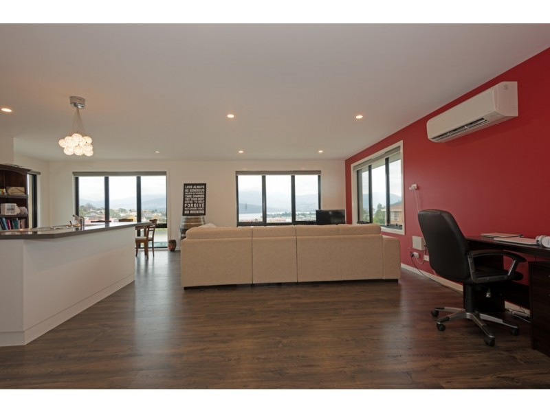 1 Atwell Court, Lindisfarne TAS 7015