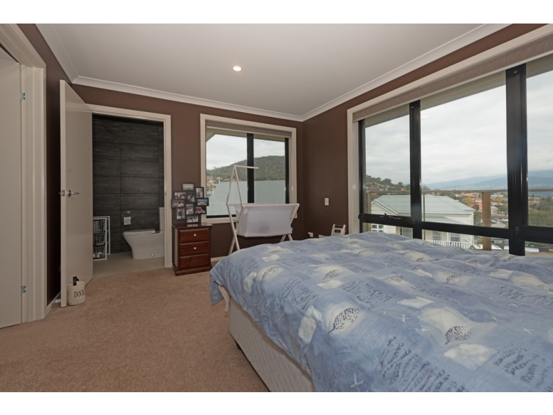 1 Atwell Court, Lindisfarne TAS 7015