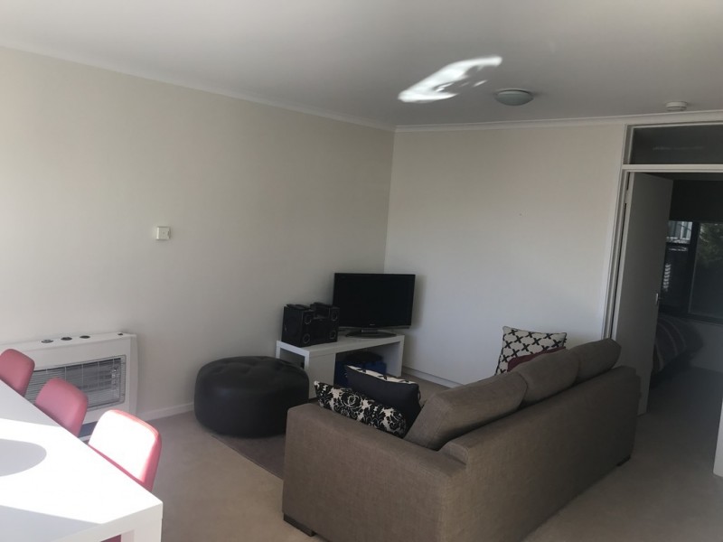 3/8 BALLAWINNIE ROAD, Lindisfarne TAS 7015