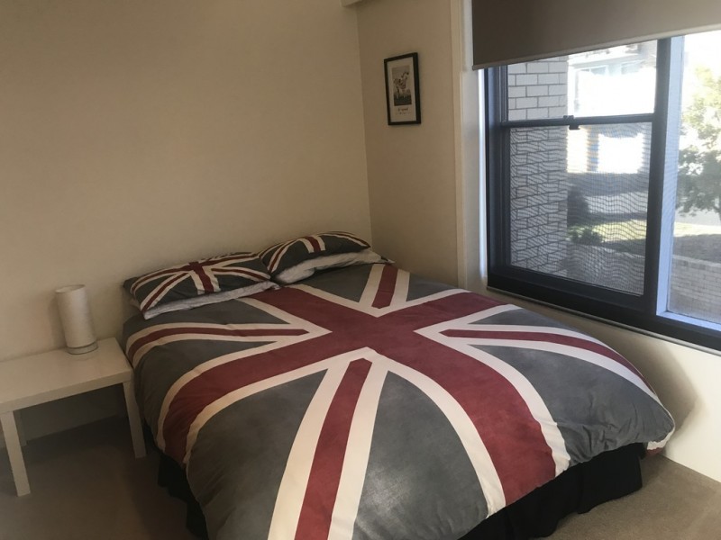 3/8 BALLAWINNIE ROAD, Lindisfarne TAS 7015