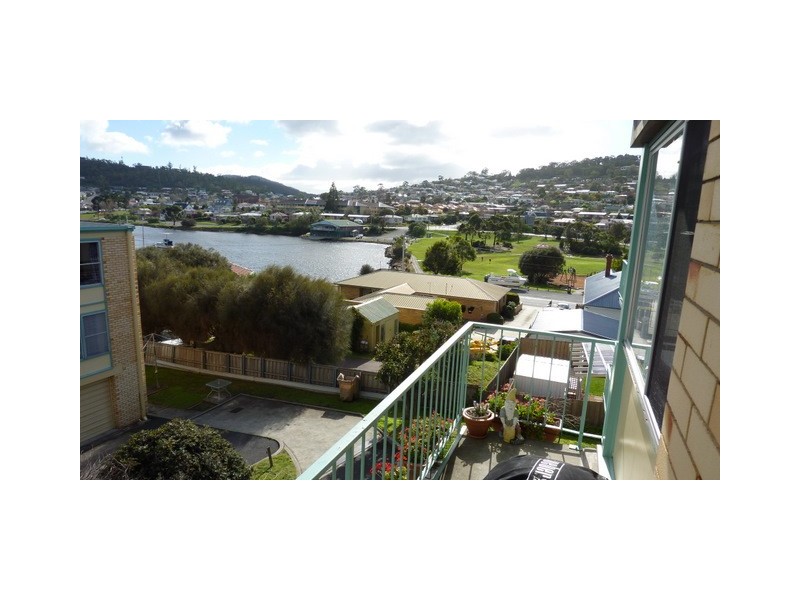 14-10 Ballawinnie Road, Lindisfarne TAS 7015