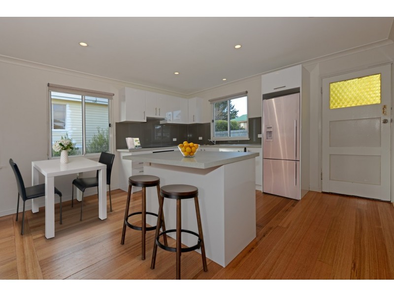 5 SCHOUTEN STREET, Warrane TAS 7018