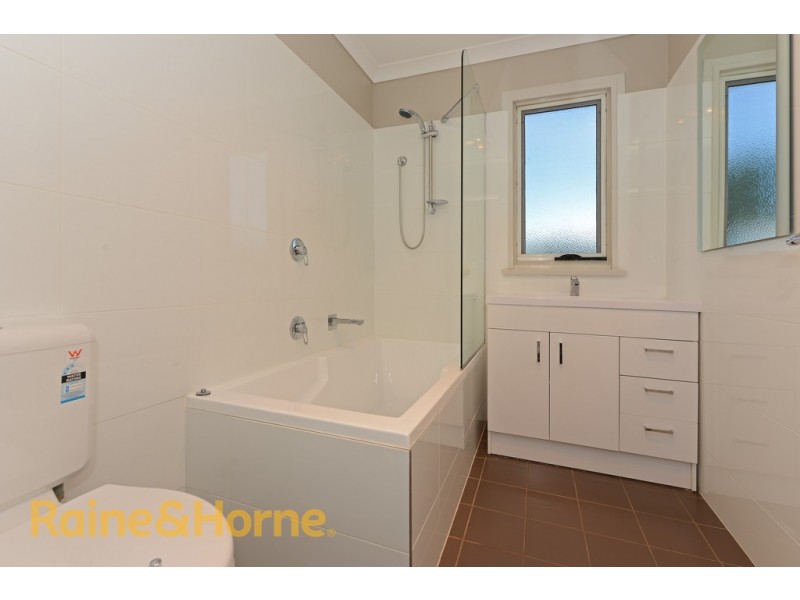 5 SCHOUTEN STREET, Warrane TAS 7018
