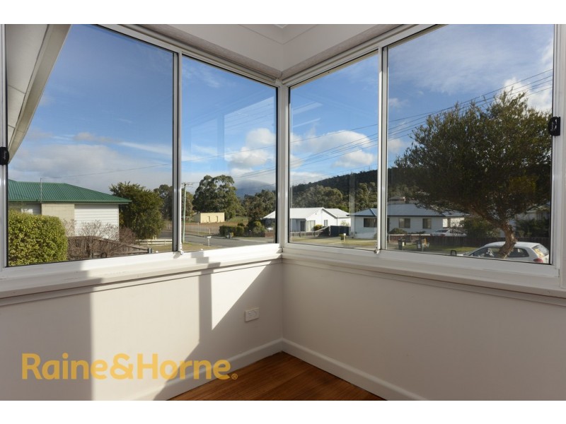 5 SCHOUTEN STREET, Warrane TAS 7018