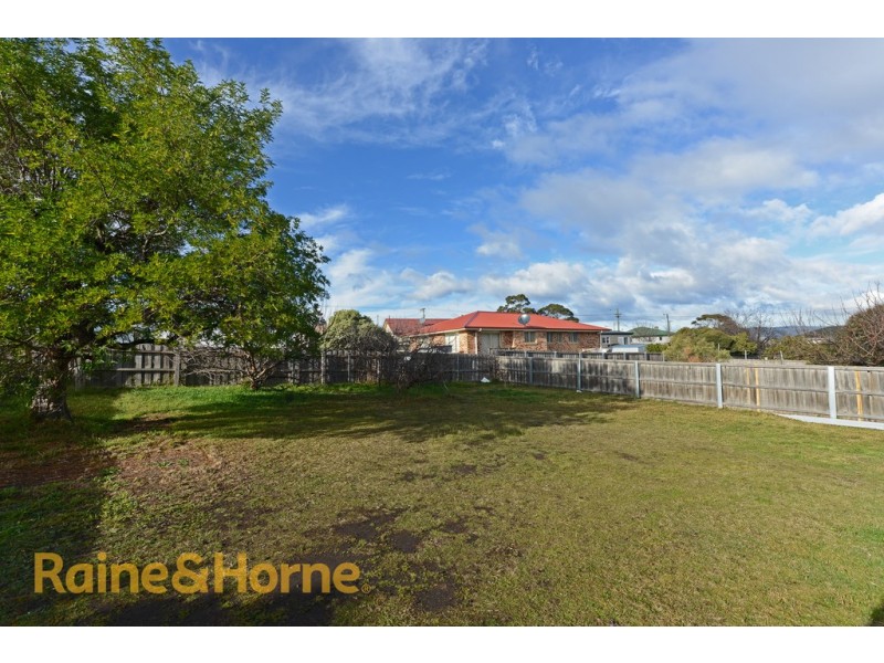 5 SCHOUTEN STREET, Warrane TAS 7018