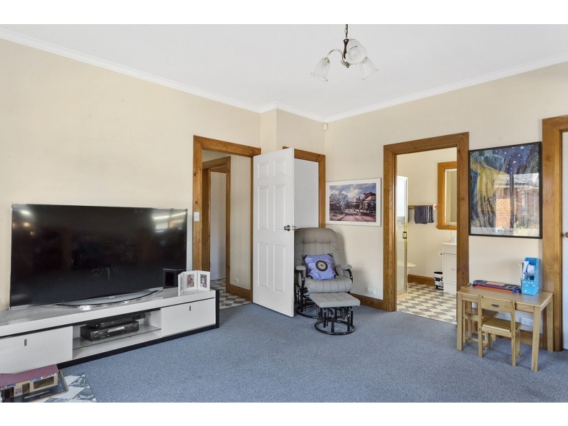 1 77 ABBOTSFIELD ROAD, Claremont TAS 7011