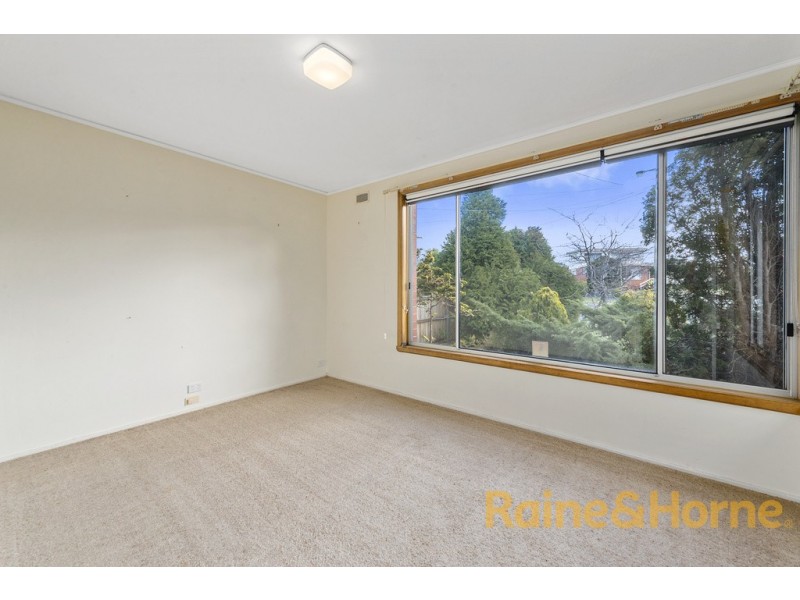 11 Silwood Avenue, Howrah TAS 7018