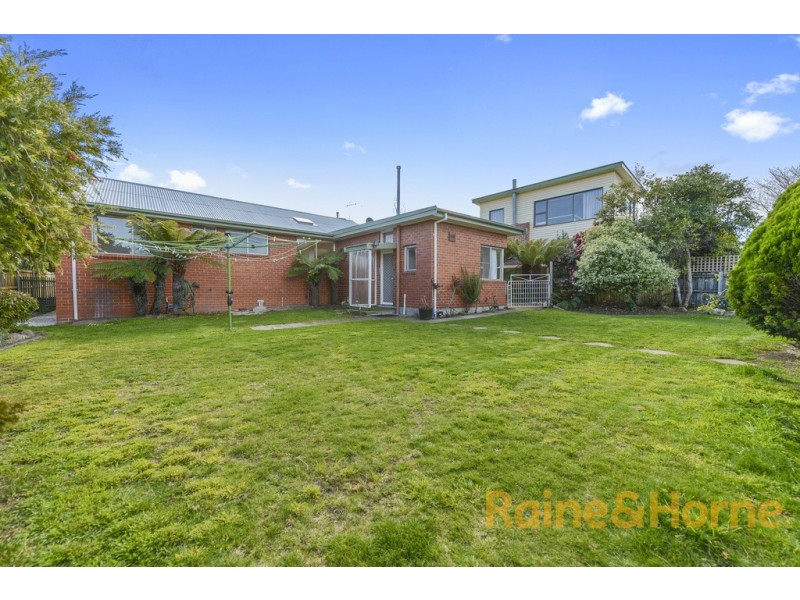 11 Silwood Avenue, Howrah TAS 7018