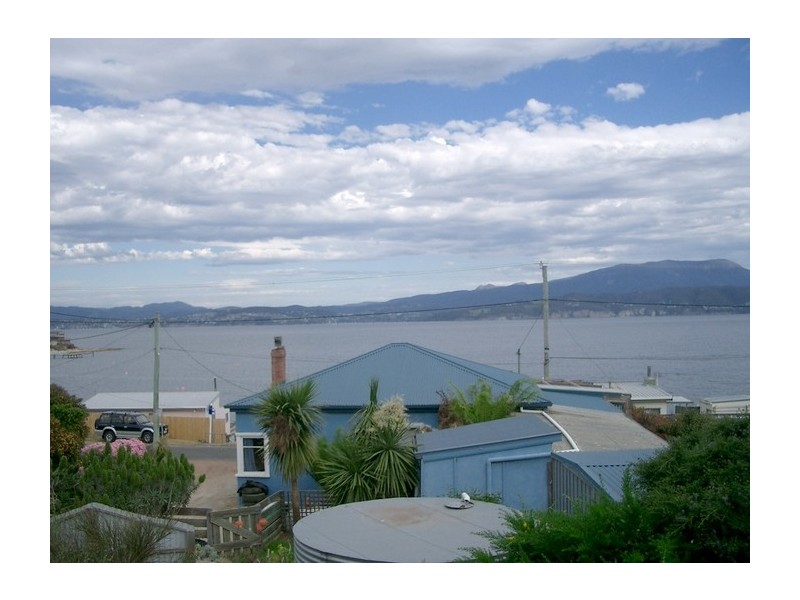 37 Spitfarm Road, Opossum Bay TAS 7023