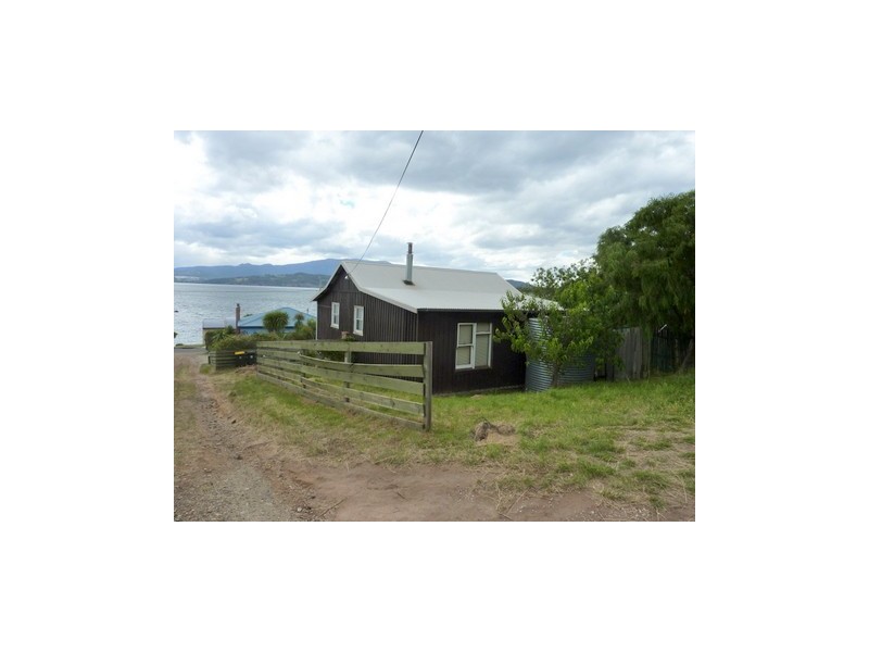 37 Spitfarm Road, Opossum Bay TAS 7023