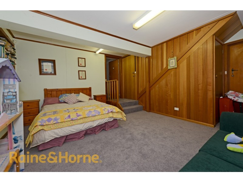 30 Karoola Road, Lindisfarne TAS 7015