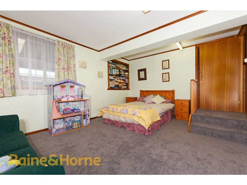 30 Karoola Road, Lindisfarne TAS 7015