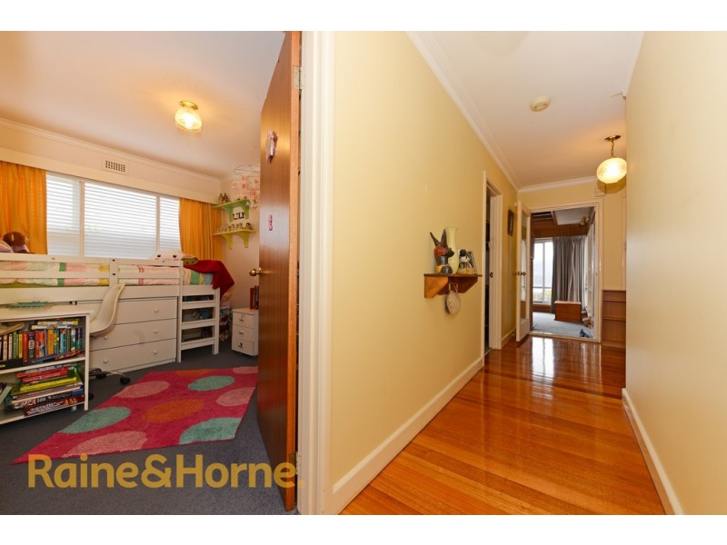 30 Karoola Road, Lindisfarne TAS 7015