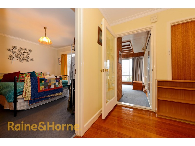 30 Karoola Road, Lindisfarne TAS 7015