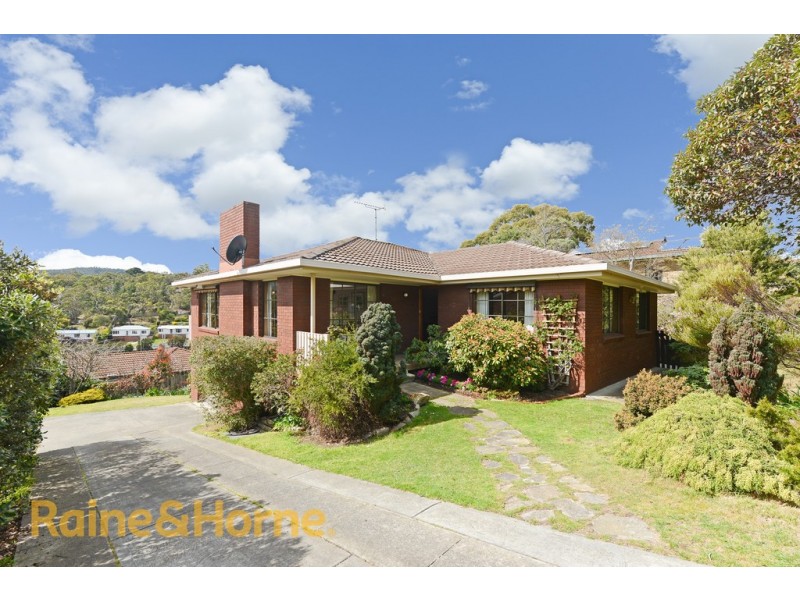 54 St Helens Street, Lindisfarne TAS 7015