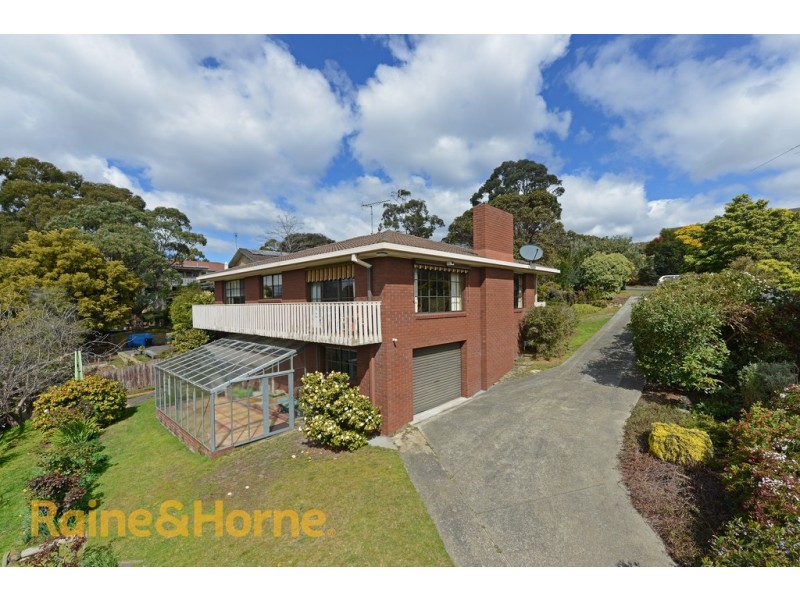 54 St Helens Street, Lindisfarne TAS 7015