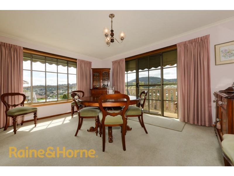 54 St Helens Street, Lindisfarne TAS 7015