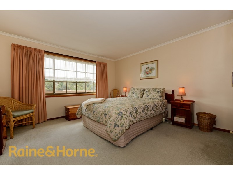 54 St Helens Street, Lindisfarne TAS 7015