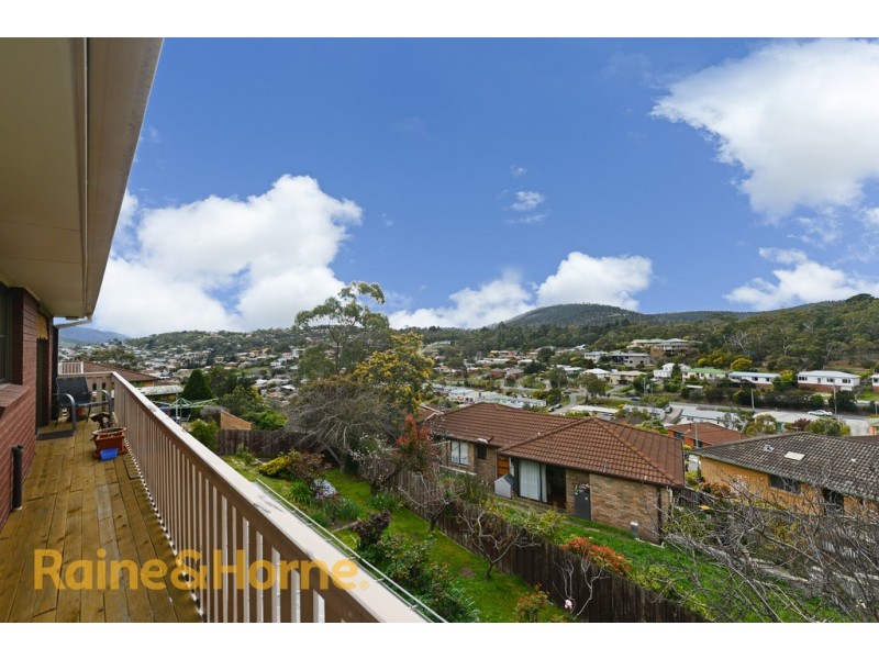 54 St Helens Street, Lindisfarne TAS 7015