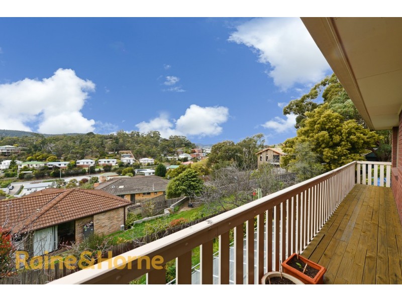 54 St Helens Street, Lindisfarne TAS 7015