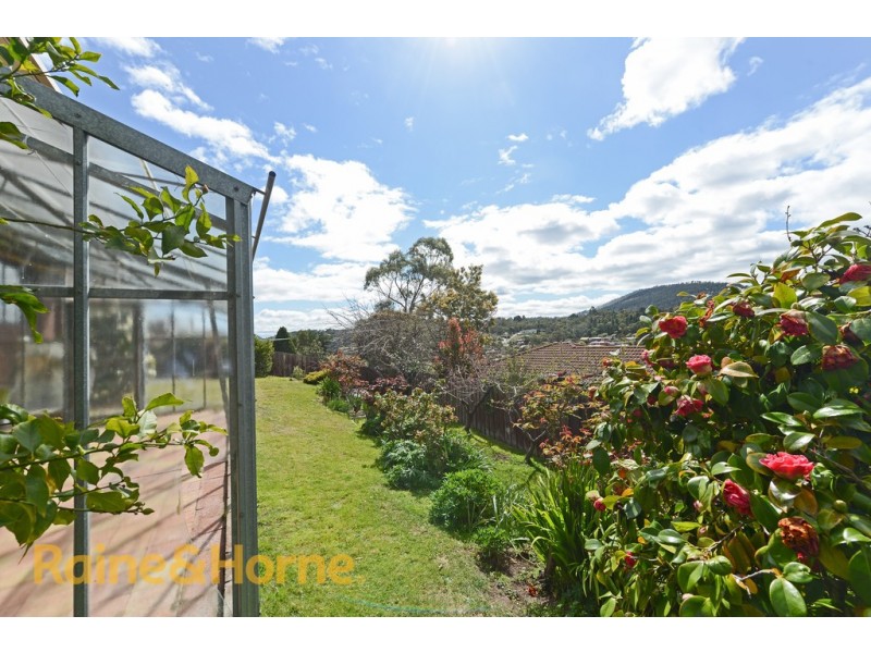 54 St Helens Street, Lindisfarne TAS 7015