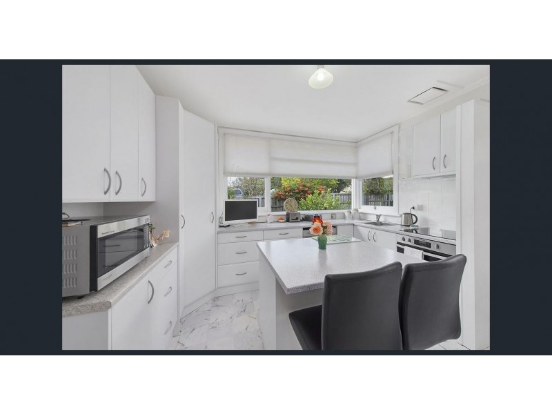 4 Milford Street, Lindisfarne TAS 7015