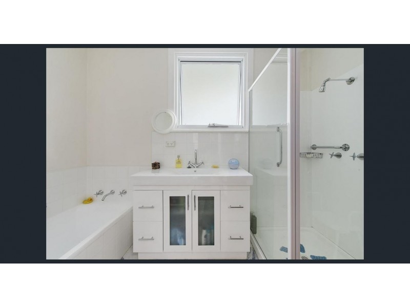 4 Milford Street, Lindisfarne TAS 7015