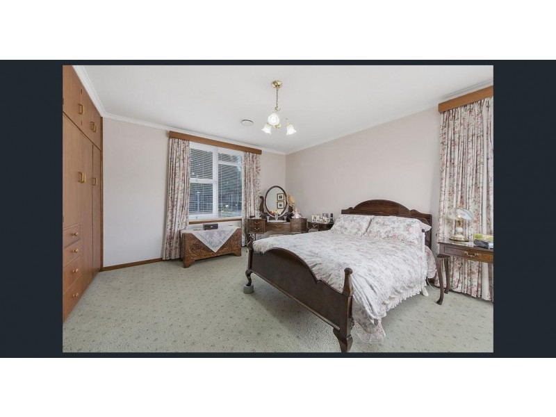 4 Milford Street, Lindisfarne TAS 7015