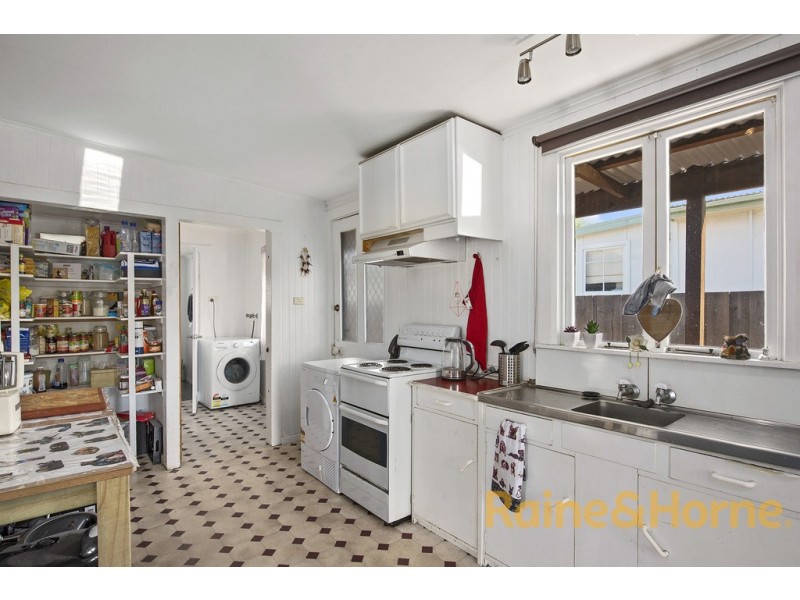 12 Raynors Road, Midway Point TAS 7171