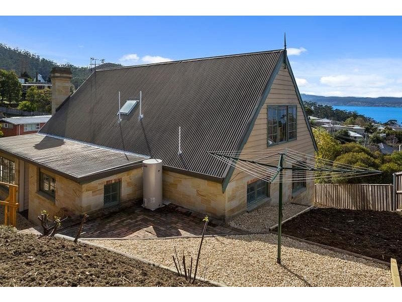 4 Atunga Street, Taroona TAS 7053