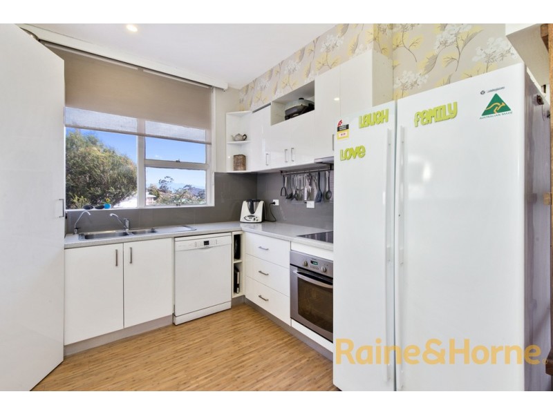 66 GORDONS HILL ROAD, Lindisfarne TAS 7015