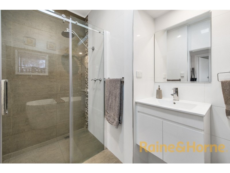 66 GORDONS HILL ROAD, Lindisfarne TAS 7015