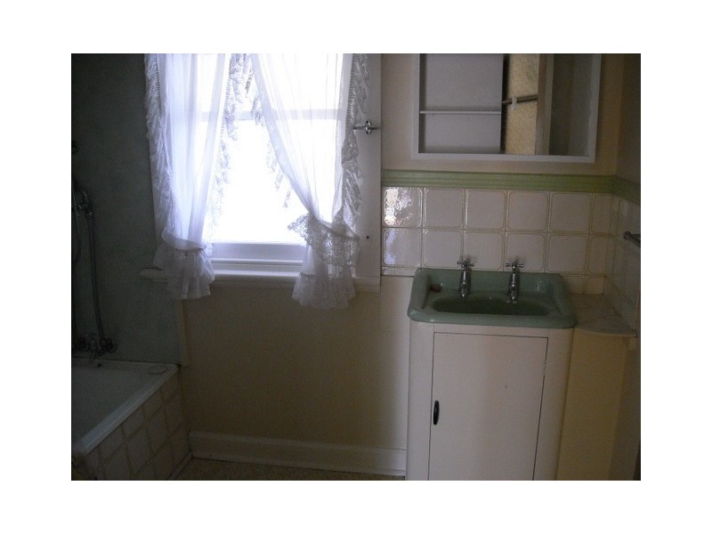 3 Park Road, Lindisfarne TAS 7015