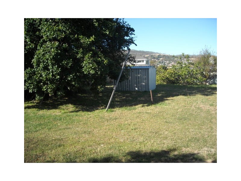 3 Park Road, Lindisfarne TAS 7015