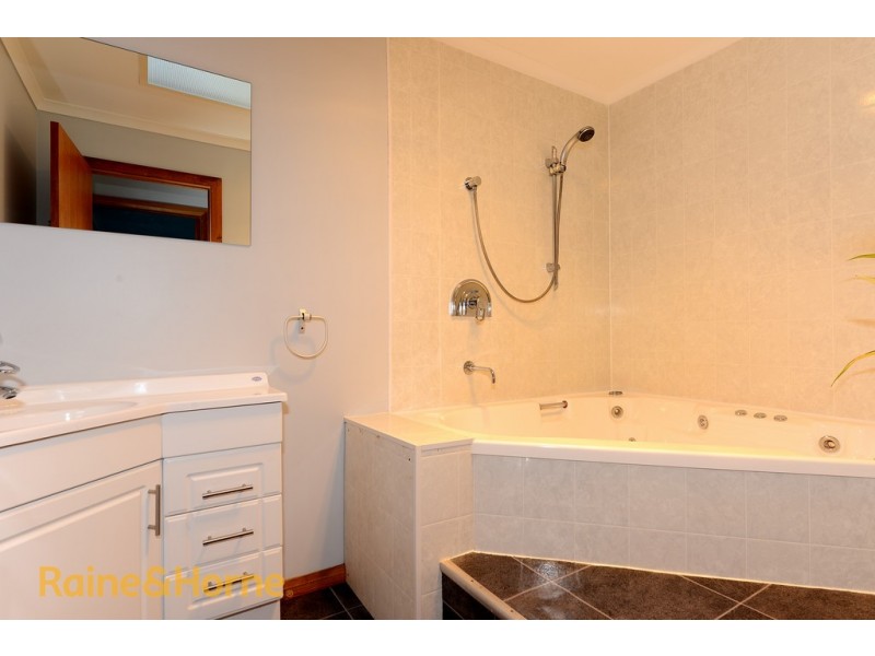 51 FONTAIN CIRCLE, Rokeby TAS 7019