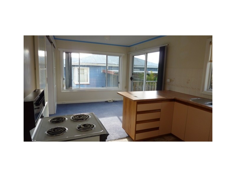 35 Corinna Road, Lindisfarne TAS 7015