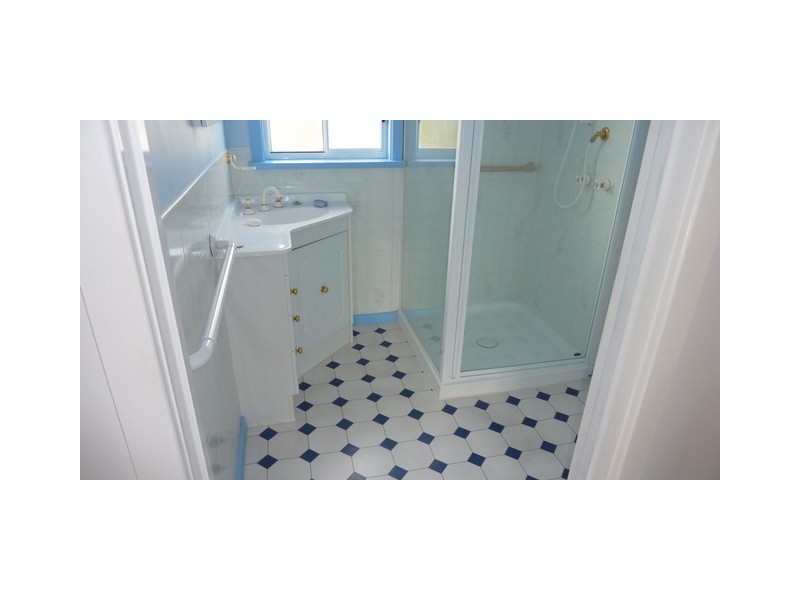 35 Corinna Road, Lindisfarne TAS 7015