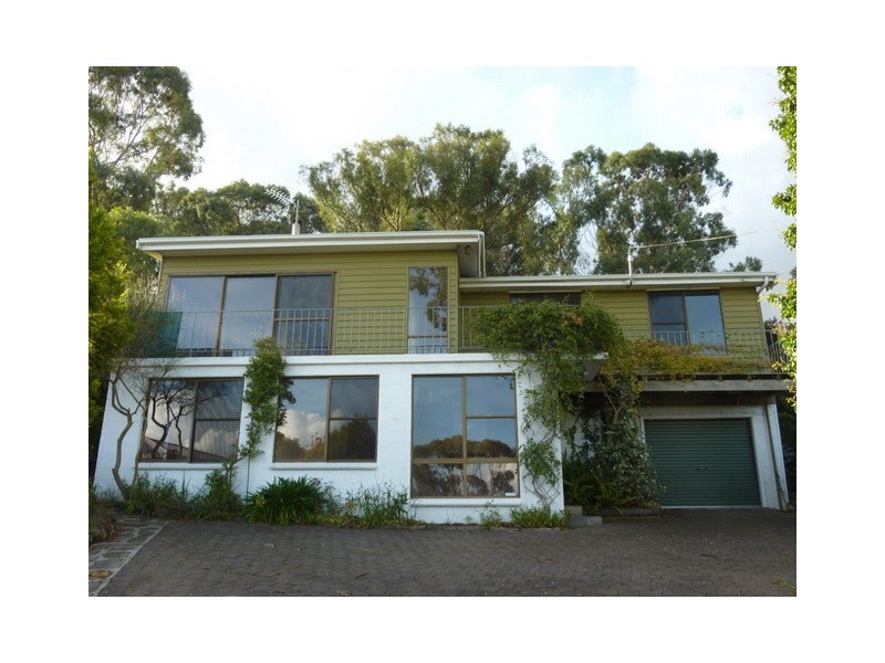 124 Karoola Road, Lindisfarne TAS 7015