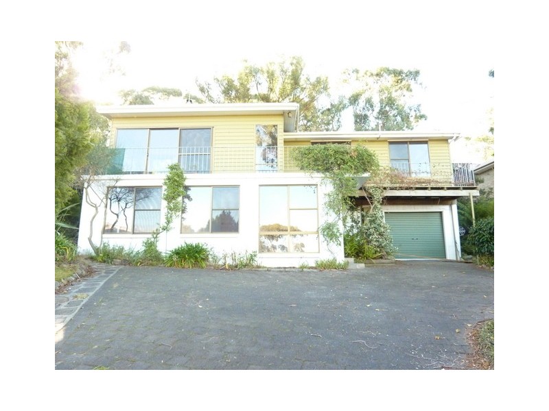 124 Karoola Road, Lindisfarne TAS 7015