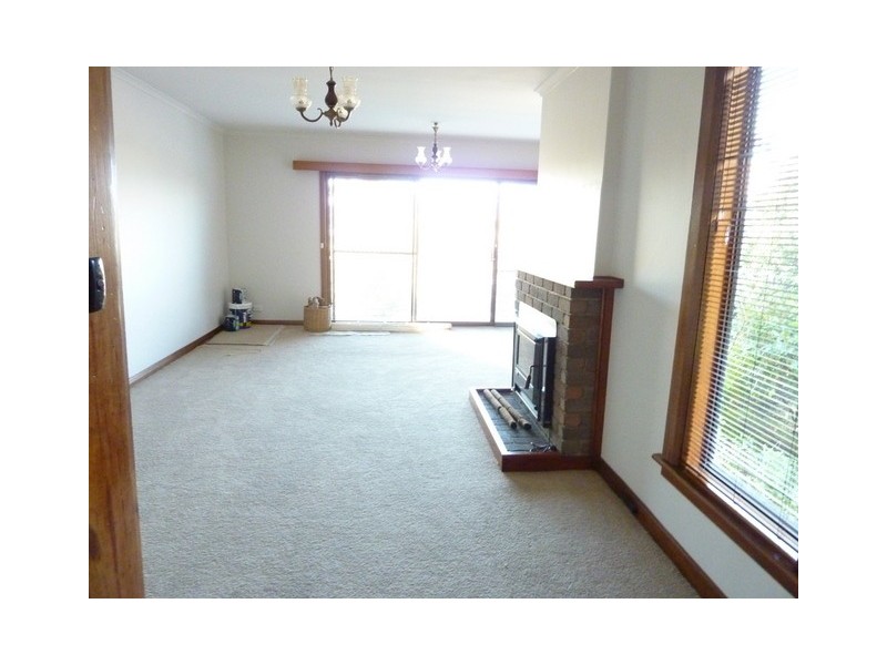 124 Karoola Road, Lindisfarne TAS 7015