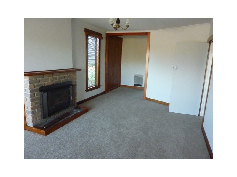 124 Karoola Road, Lindisfarne TAS 7015